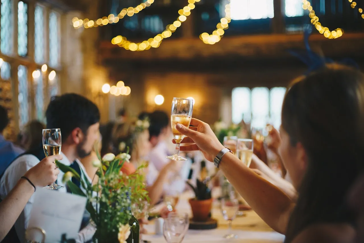 Maid of Honor Speech Examples: Funny, Short & Heartfelt